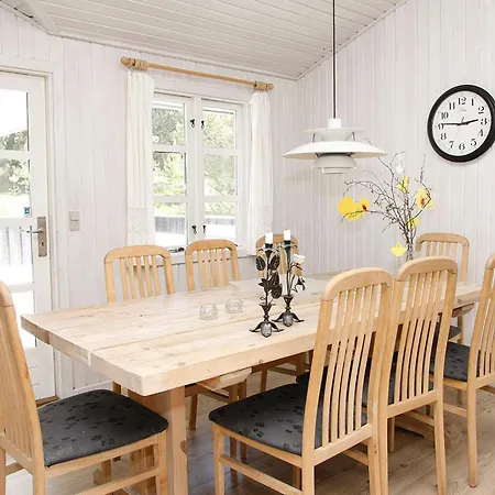 6 Person In Albaek-by Traum